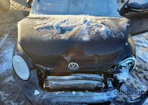 2019 Volkswagen Beetle S z USA, uszkodzony, nr VIN 3VWFD7AT0KM706446